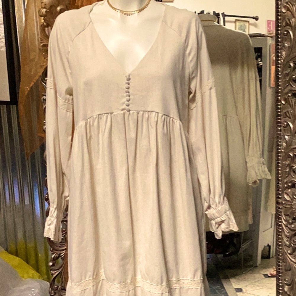 Elegant Cream Long-Sleeve Dress. Linen blend muslin viscose fabric. Easy. Light